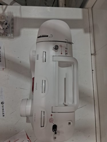 SINGER Sewing Machine with 23 Built-In Stitches - White (MODEL: MX231) image 7