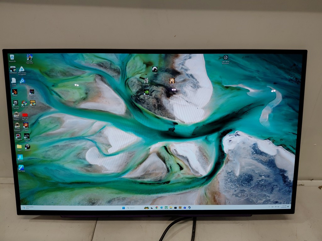 LG Ultragear 27" QHD OLED gaming Monitor - 240Hz, 0.03ms (GtG), AMD FreeSync Premium Pro, NVIDIA G-SYNC Compatible - (model:27GX704A-B) image 2