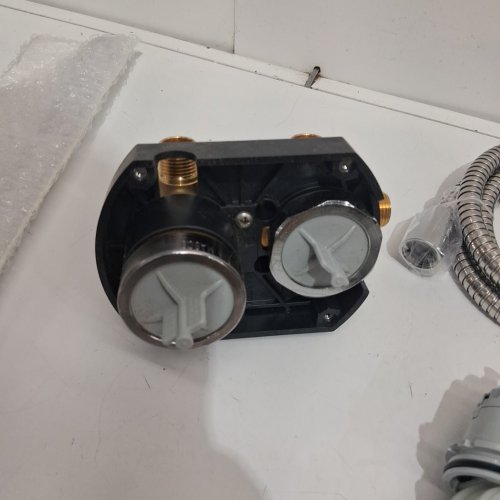 delta modern round shower system with rain shower head and handheld sprayer - 10"x8.2"x15.2"x6.6"- chrome - (model: 116683) image 10