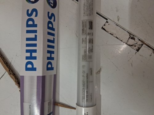 philips InstantFit LED tube t8 light - 17w - 4000k - 24" - cool white image 3