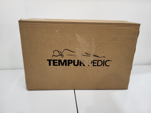 TEMPUR-PEDIC NECK PILLOW - MEDIUM FIRMNESS - STANDARD SIZE 20"X12.8"X4" - WHITE (MODEL: 15301115P) image 2