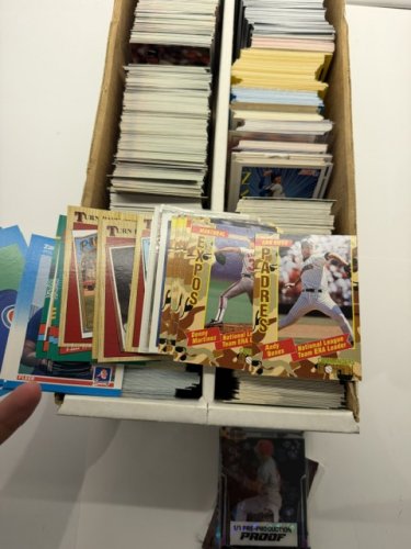 APPROX 1800+ ASSTD BASEBALL CARDS image 15