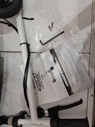 Razor e200 Electric Scooter - white / red (13112410) image 17