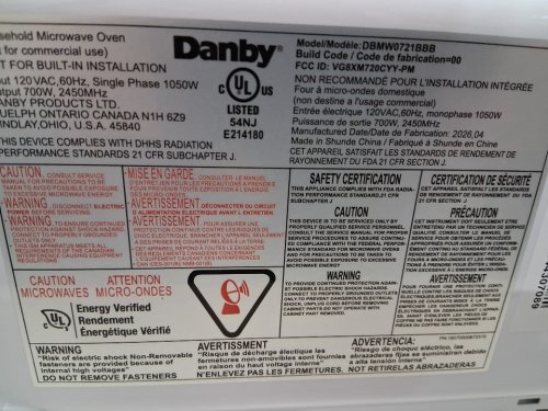 DANBY 700w COUNTERTOP MICROWAVE - 0.7 CU.FT - BLACK (MODEL: DBMW0721BBB) image 4