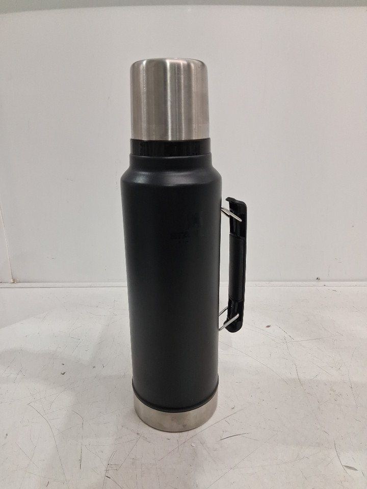 STANLEY THE LEGENDARY CLASSIC BOTTLE - LARGE (1.4L) - BLACK image 3