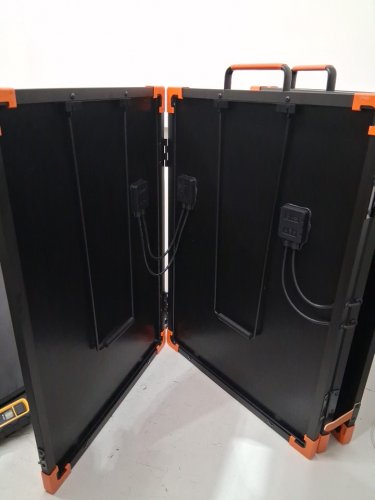 ZOUPW 200W Portable Solar Panel - Tempered Glass - Heavy-Duty Foldable Mono Solar Charger for Jackery Explorer 1000 v2 = ECO FLOW DELTA - IP67 WATERPROOF image 8
