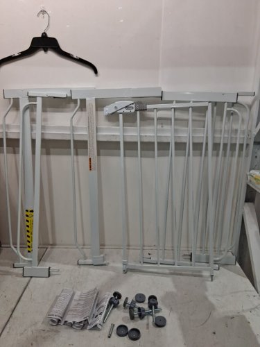 REGALO EASY-OPEN METAL SAFETY GATE - 30 X 29-56" - WHITE (MODEL: 1158 DS) image 3