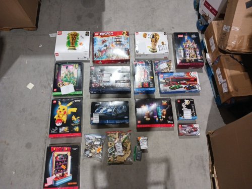 15+ ASSORTED LEGO SETS - TOY STORY/mario  + MORE image 2