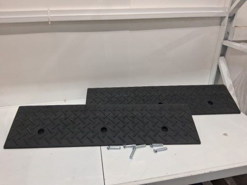 2PK RUBBER CURB RAMP - 39" x 10" - BLACk image 3