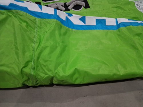 AIRHEAD SUPER MABLE limited green,  DUAL TOW WATER INFLATABLE, HOLDS UP TO 3 PEOPLE - 60" x  44"- blue/green (Model: B0DMXQ3DTC) image 6