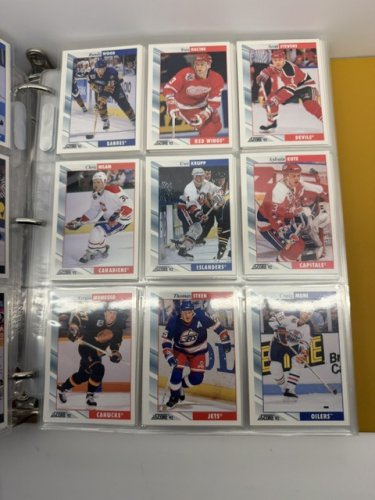 550 APPROX ASSSTD SCORE 1992 HOCKEY NHL CARDS image 16