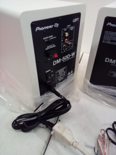 Pioneer DJ 5" Desktop Monitor Speakers (1 Pair) - white (Model: DM-50D-w) image 4