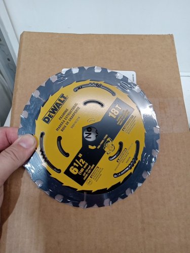 DEWALT 20V MAX* Cordless Circular Saw *Tool Only* - 6-1/2" - YELLOW/BLACK  (MODEL: DCS565B) image 9