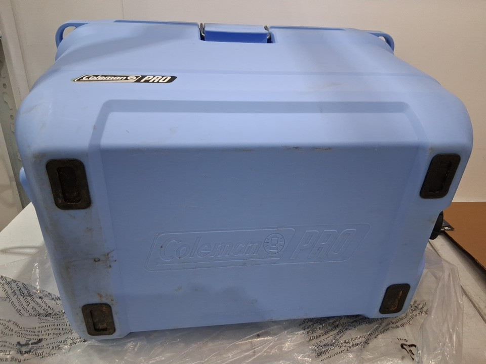 coleman pro heavy duty ultra light cooler - 45qt - light blue (model: 2219634) image 4
