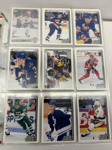 1300+ APPROX ASSSTD 1991/92/93 NHL UPPER DECK HOCKEY CARDS IN ENGLISH AND FRENCH VERSIONS image 44