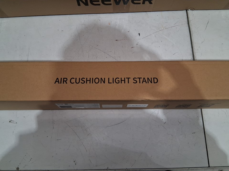 Neewer Air Cushioned Aluminum Light Stand-  9.8ft Stand with Boom Arm - BLACK - (model: 90100462) image 8