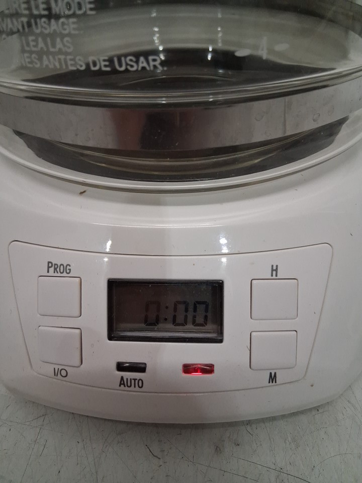 HAMILTON BEACH 12-CUP DIGITAL CLOCK COFFEE MAKER - WHITE - (MODEL: 43871) image 4