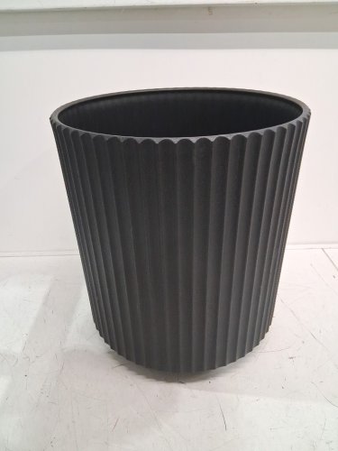 veradek demi series round planter - 16" - black (model: ‎DMV16B/1752204) image 3