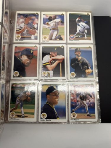 800 APPROX ASSSTD UPPER DECK 1990 MLB BASEBALL CARDS image 10