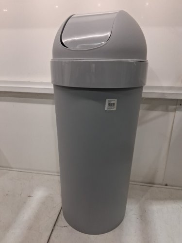 UMBRA VENTI SWING TOP TRASH CAN - 16.5 GAL - 35" - grey image 3