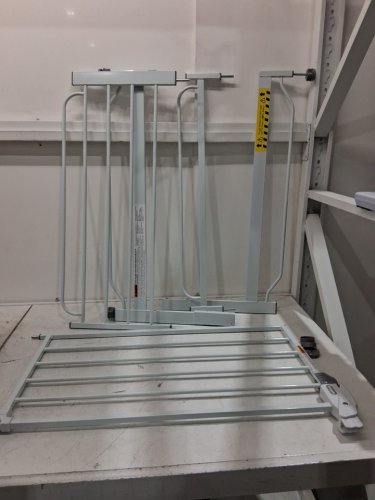 REGALO EASY STEP EXTRA WIDE BABY GATE - 30" X 29"-49" - WHITE (MODEL: 1164 EW DS) image 3