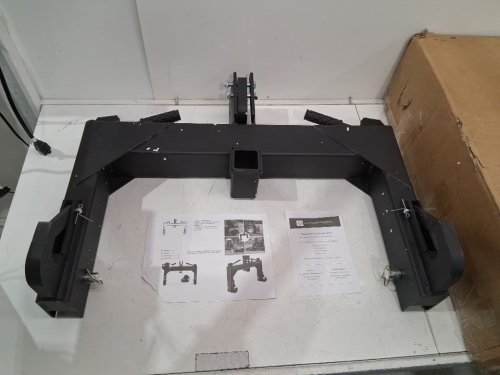 garvee 3 point quick hitch adaptor for category 1-2 tractors - 28" x 15"-18" x 2" - 3000lbs max - black (model: frsspf-0082) image 5