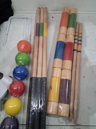 Amazon Basics Six Player Croquet Set with Wooden Mallets and Carry Case - black image 4
