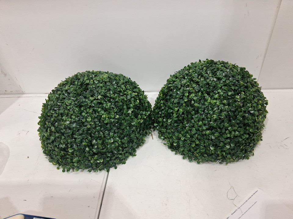 COSTWAY ARTIFICIAL BOXWOOD TOPIARY SHRUB BALLS WITH UV PROTECTION, 15.7" ROUND - GREEN (MODEL: HZ10015) image 4