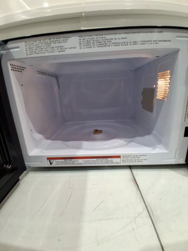 frigidaire compact countertop microwave oven - 1.1 Cu.ft. - black/silver (model: emw1134) image 8