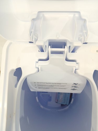 DIAPER GENIE ESSENCE PAIL DIAPER PAIL SYSTEM - WHITE image 5