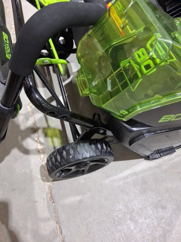 greenworks pro 20" 80v cordless snow thrower with 2.0 ah battery & charger - green (model: snb401) image 6