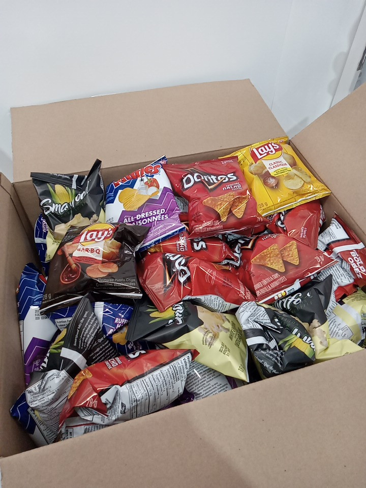 45PK Frito Lay Snack Mix Variety Pack - 28g / 18g - Classic, BBQ, All Dressed, Doritos, and Smartfood image 5