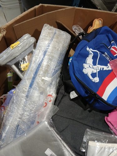 assorted MIXED item MYSTERY PALLET - VARIOUS PRODUCTS - aprox 300+ - (pallet #22) image 6