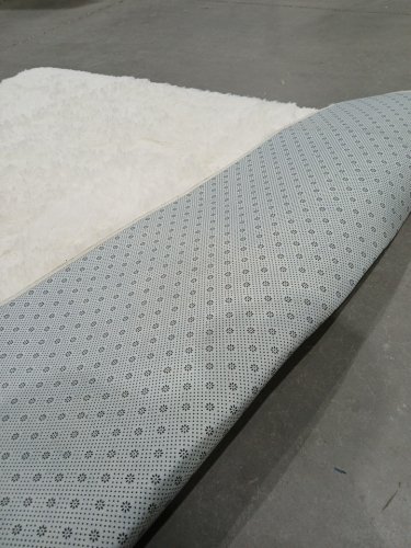 Fluffy non-slip SHAG PLUSH Area Rug  - 4ft x 6ft - WHITE image 4