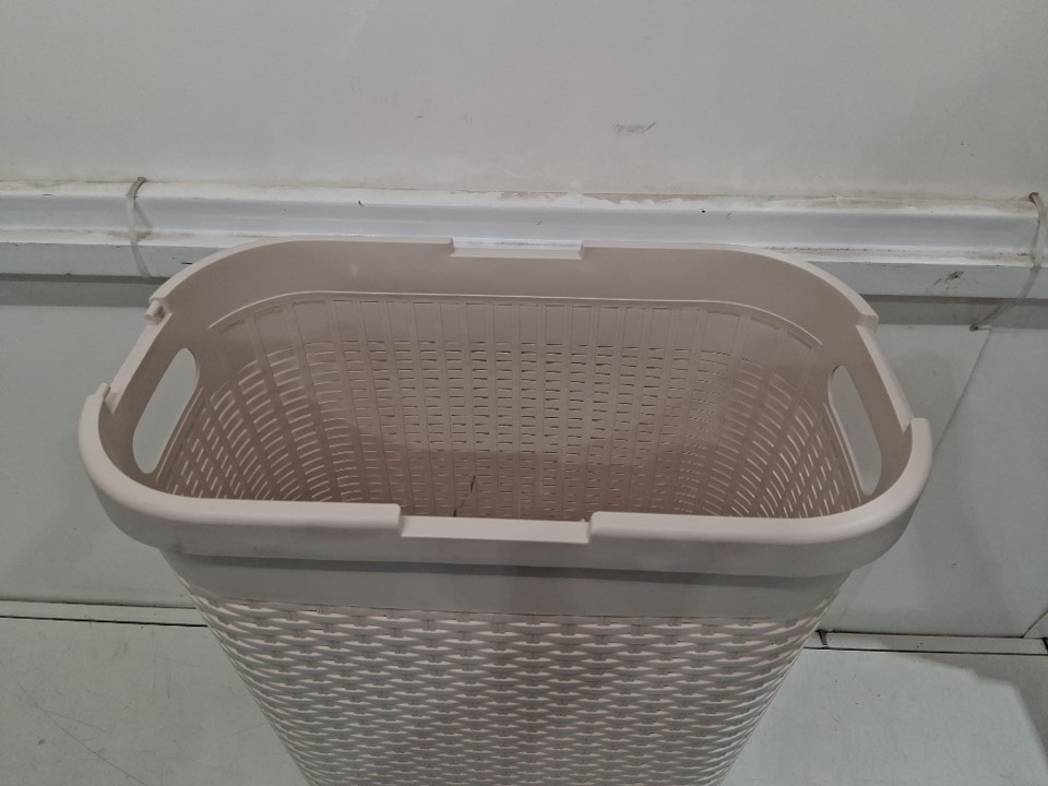 Mind Reader 40L Slim Laundry Hamper with lid - 40L - ivory (model: ‎40HAMP-IVO) image 3