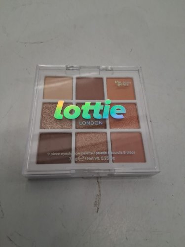 Lottie London the rose golds 9 piece eyeshadow palette image 2