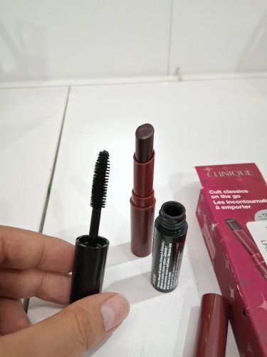 2pc clinique cult classics on the go set - almost lipstick black honey / high impact mascara black image 3