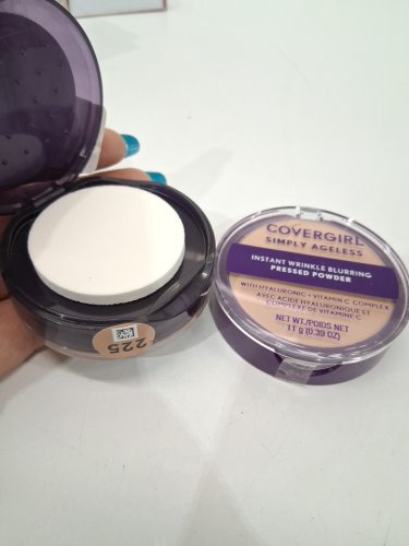 2pc covergirl face products -11g/12g - simply ageless instant wrinkle blurring pressed powder / simply ageless foundation with spf28 - 225 image 3