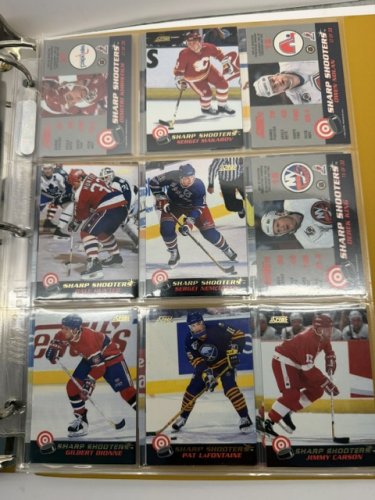 550 APPROX ASSSTD SCORE 1992 HOCKEY NHL CARDS image 5