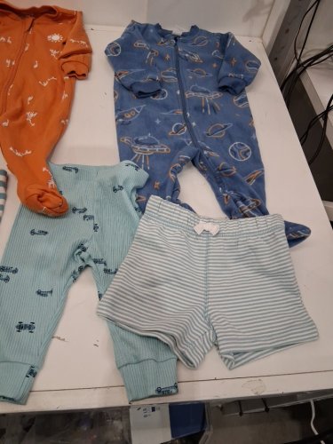 7 ASSORTED BOYS CLOTHES - SIZE 6M image 4