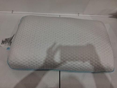 MARTHA STEWART MEMORY FOAM COOLING PILLOW - QUEEN (18" X 28") (MODEL: 1392500) image 4