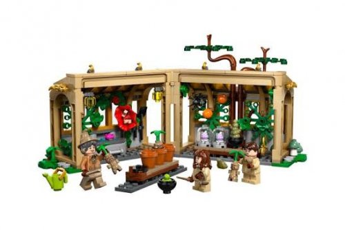 390pc Lego - Harry potter - hogwarts castle: herbology class (76445) image 2
