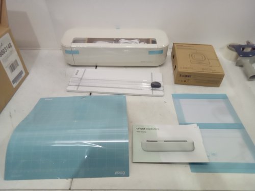 CRICUT Explore 5 Vinyl CUTTING MACHINE Essential Bundle - TAUPE (MODEL: cxpl204c / 8003147) image 4