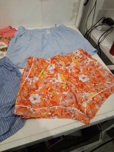 4 ASSORTED PAJAMA SHORTS- MED- ASSORTED PATTERNS image 3