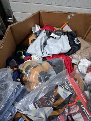 assorted MIXED item Halloween costume MYSTERY PALLET - VARIOUS costumes - aprox 150+ (PALLET #5) image 6