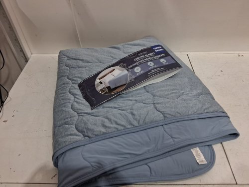 BERKSHIRE REVERSIBLE DOWN-ALTERNATIVE COOLING BLANKET - QUEEN - BLUE (MODEL: 1986200) image 3