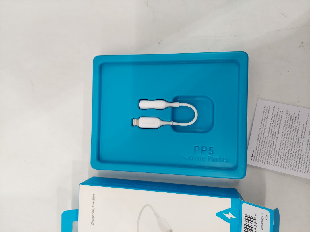 ANKER 3.5mm audio adapter with lightning connector - white (MODEL: A8193) image 4