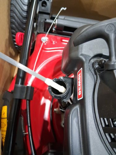 troy-bilt Self-Propelled walk behind Lawn Mower - 20OZ engine oil capacity - 159cc - 21" deck cutting width - black/red (model:12A-B2MR563) image 12