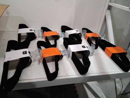 100pk adults AMAZONBASICS VELVET SUIT HANGERS - BLACK image 3