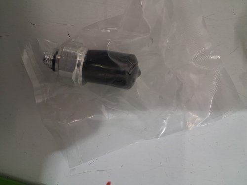 Air Conditioning Pressure Switch Sensor - for S4 200-2002- s8 2001-2003 - black /silver (model: 8D0959482B) image 3